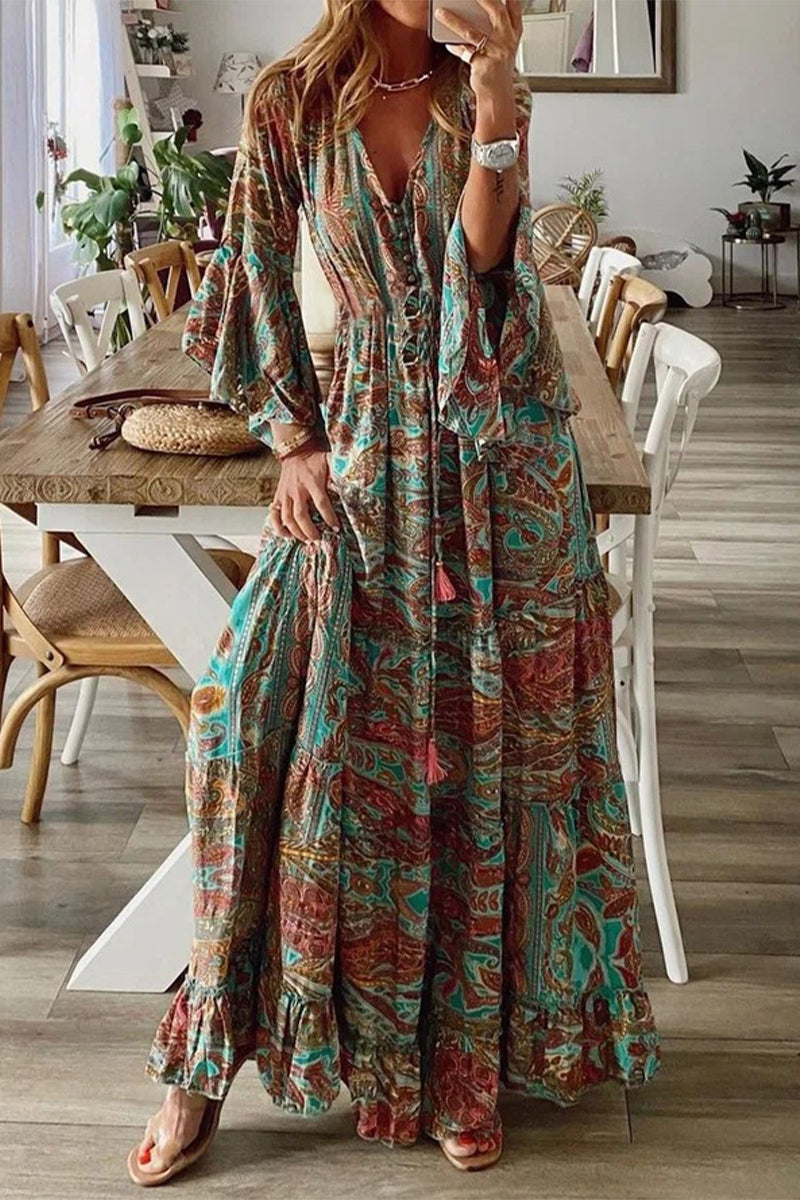 Boho-Kleid mit V-Ausschnitt und weiten Ärmeln