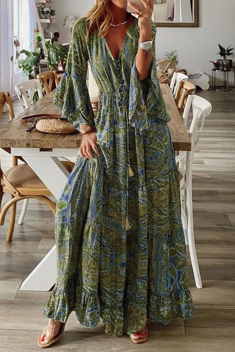 Boho-Kleid mit V-Ausschnitt und weiten Ärmeln