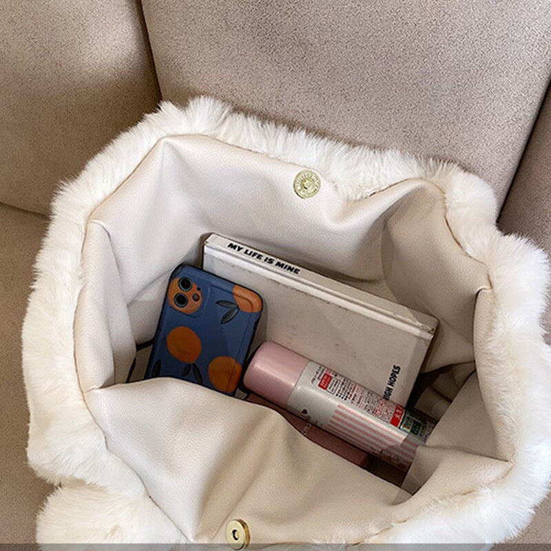 Dante Plüsch-Handtasche | Elegantes Winteraccessoire für Damen