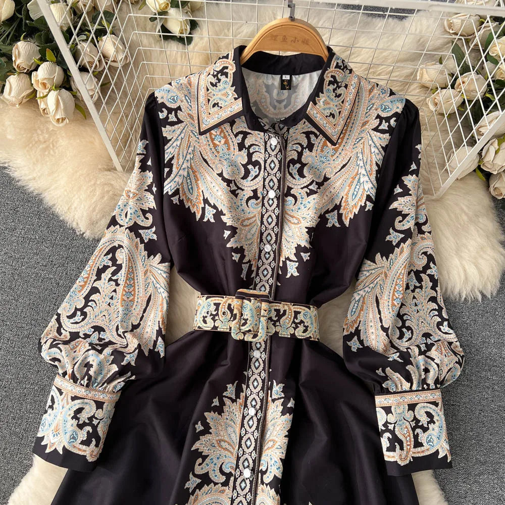 A-Linien-Kleid mit floralem Muster und Taillengürtel