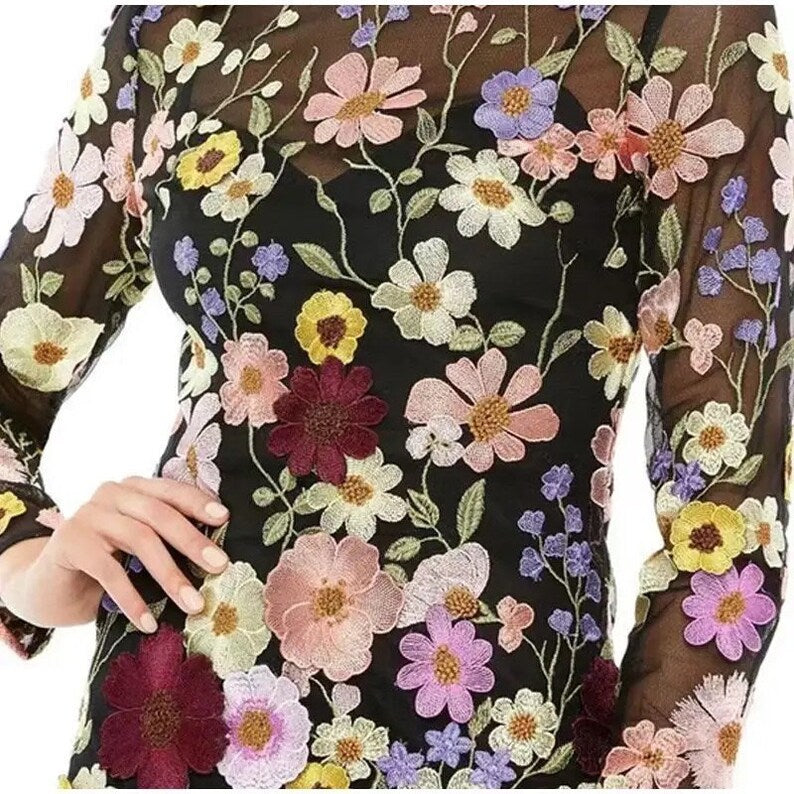Einzigartige Handgefertigte Blumenrobe